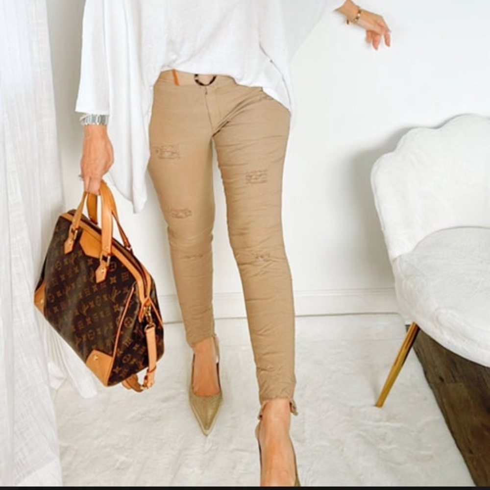 TEMPO PARIS DISTRESSED PANTS WITH BELT. NWT
